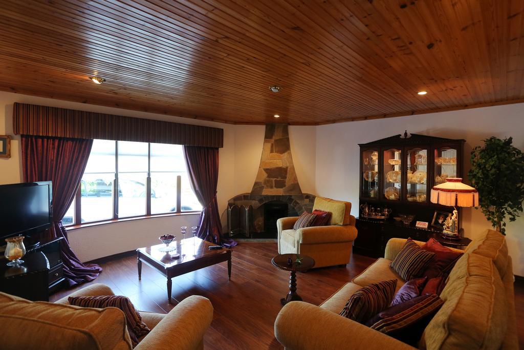 Sleepy Hollow B&B แบลลีมีนา ภายนอก รูปภาพ