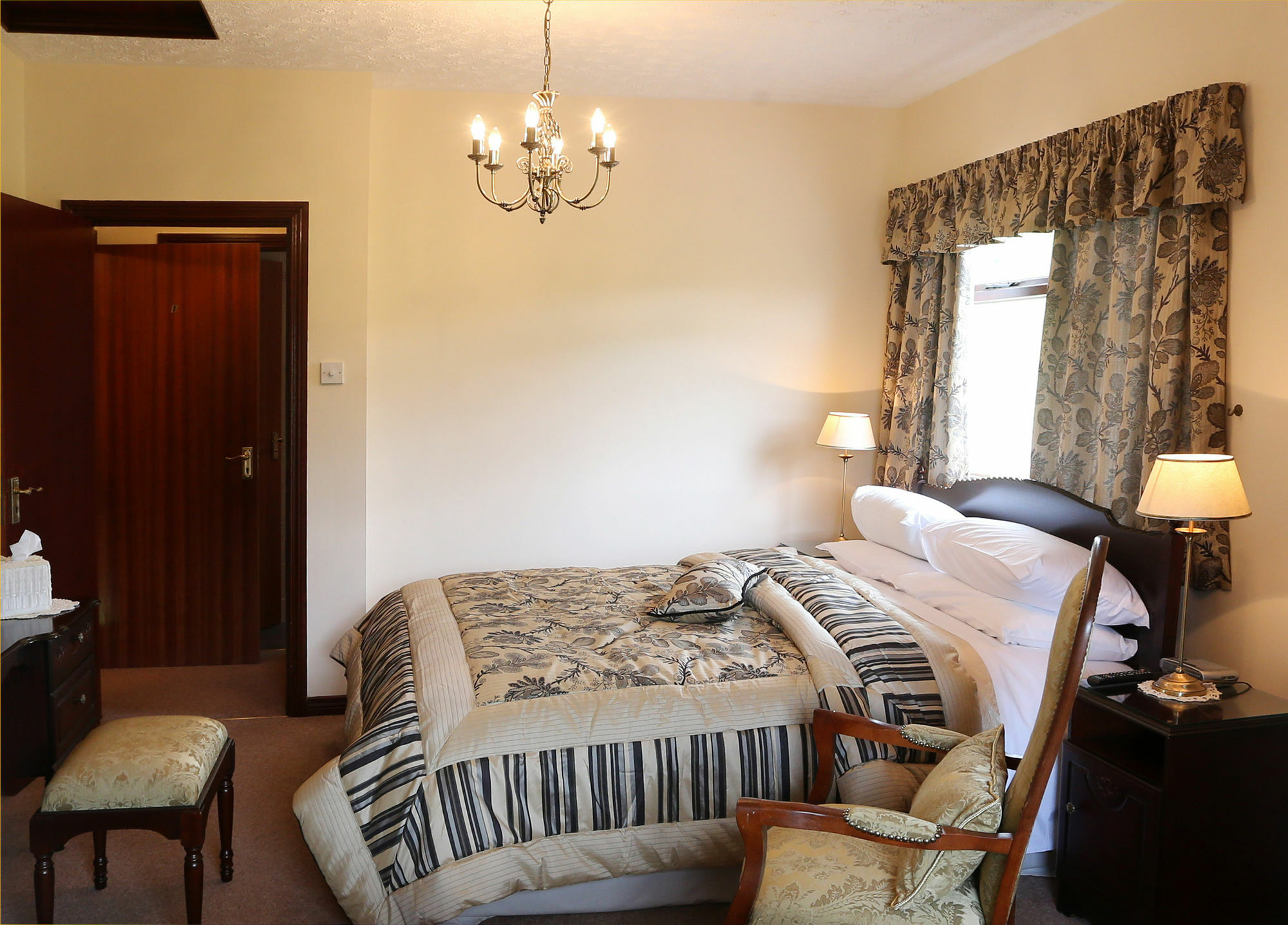 Sleepy Hollow B&B แบลลีมีนา ภายนอก รูปภาพ