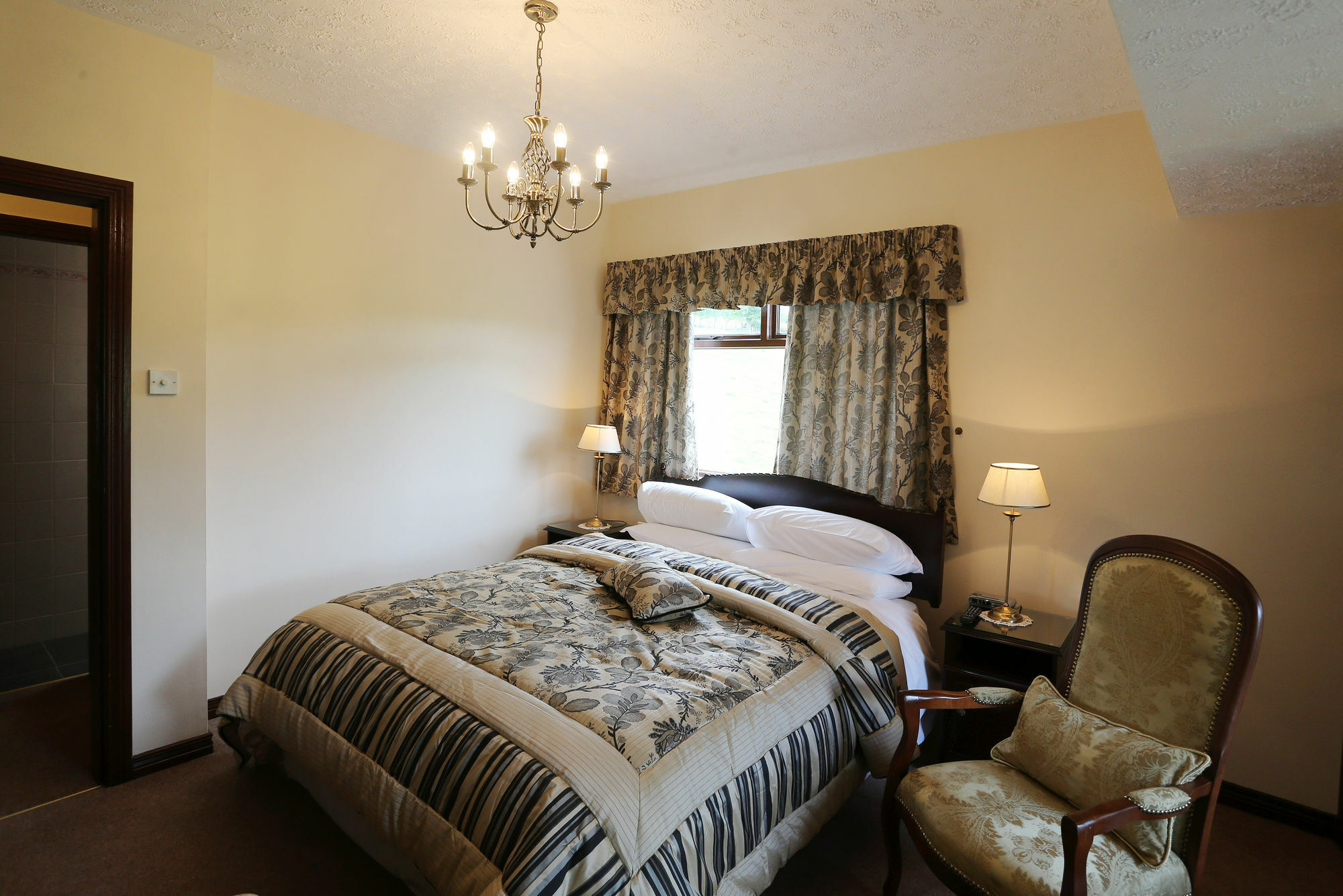 Sleepy Hollow B&B แบลลีมีนา ภายนอก รูปภาพ