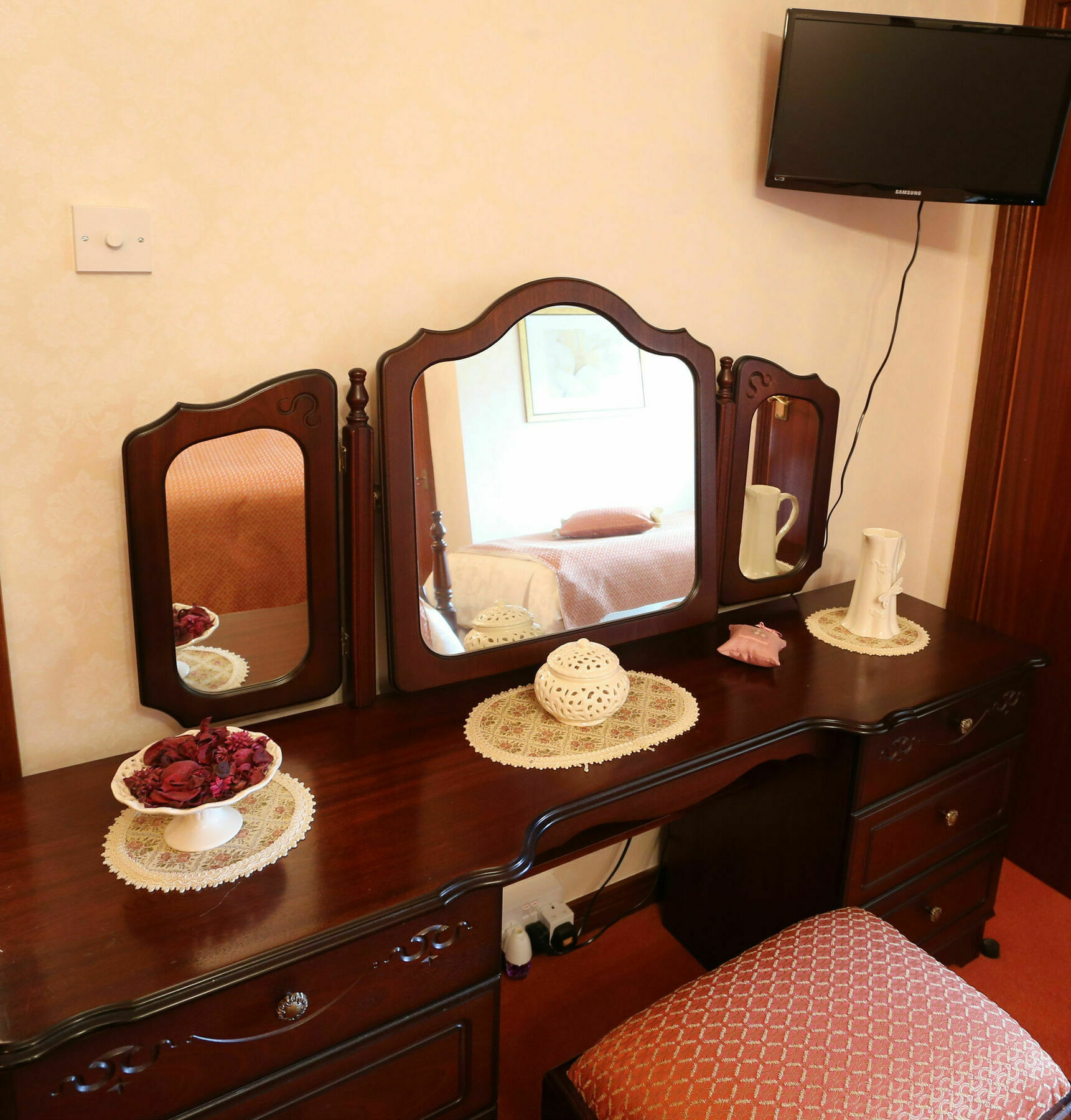 Sleepy Hollow B&B แบลลีมีนา ภายนอก รูปภาพ